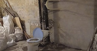 Демонтаж сантехкабины в панельном доме - цена от 1025 рублей | Сварной-Утк